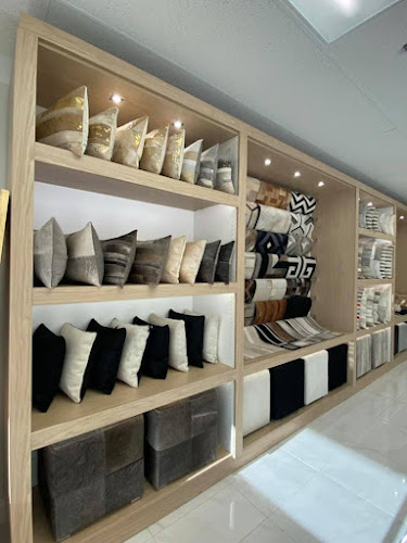 Distinctive Gallery Rugs